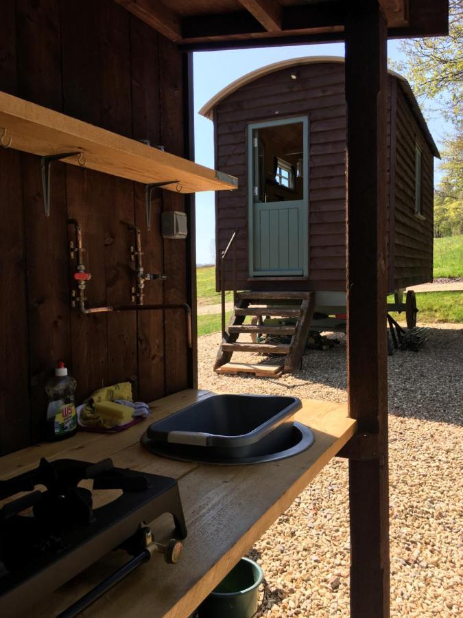 The Shepherds Hut At The Shippen, Tiphayes ホニートン エクステリア 写真