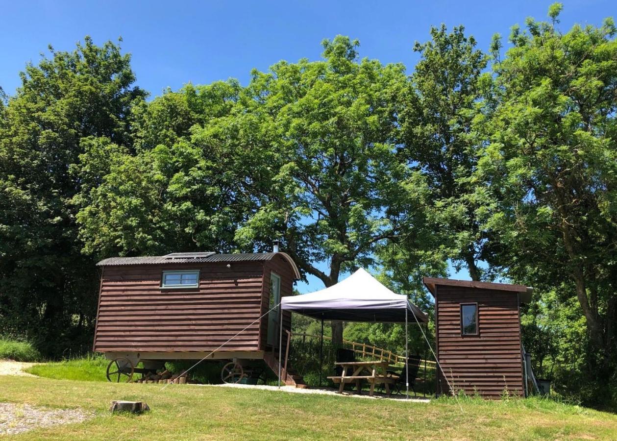 The Shepherds Hut At The Shippen, Tiphayes ホニートン エクステリア 写真